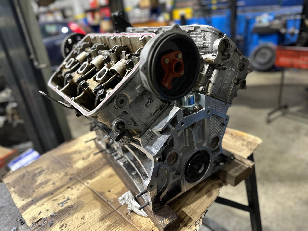 Alfa Romeo 164 2.0i V6 turbo motore nuovo