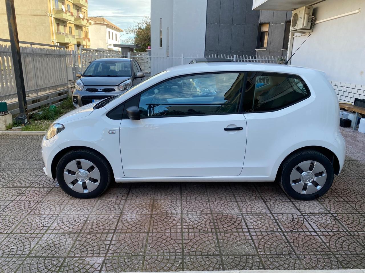 Volkswagen up! 1.0 3p. take