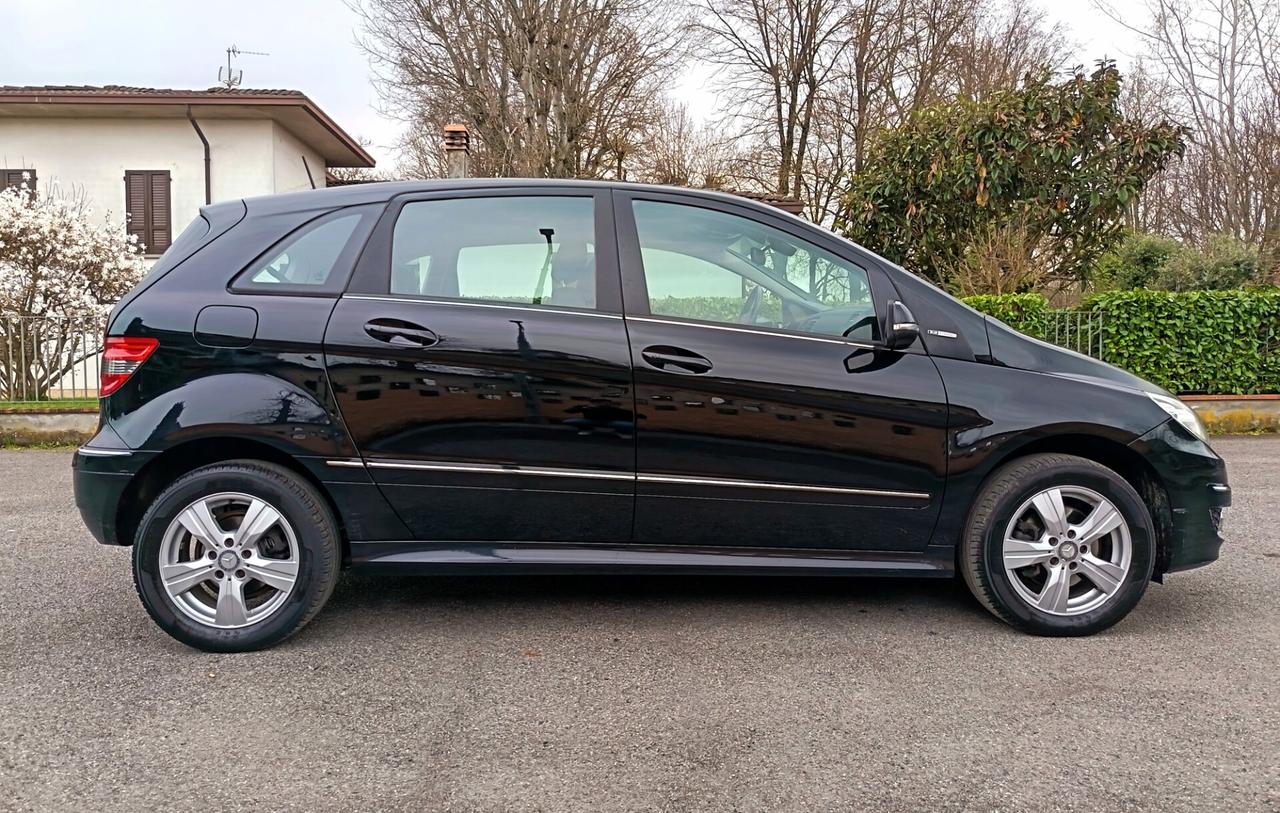 Mercedes-benz B 180 NGT BlueEFFICIENCY Premium