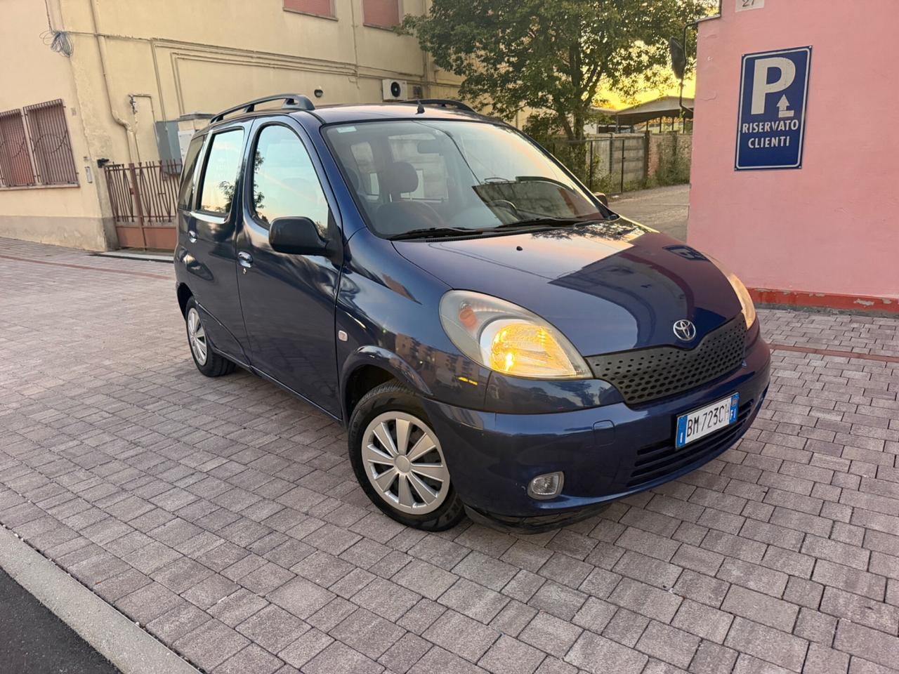 Toyota Yaris 1.3i 16V cat 5 porte Luna