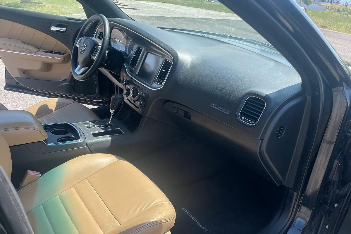 Dodge Charger HEMI 5.7 V8
