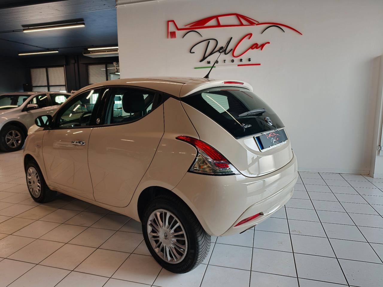 Lancia Ypsilon 0.9 TwinAir 85 CV 5 porte Metano Ecochic Gold