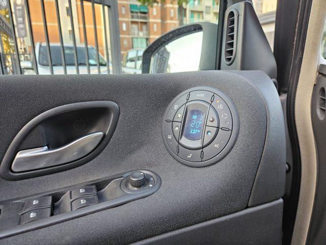 RENAULT Espace 2.0 dCi 130CV 7POSTI