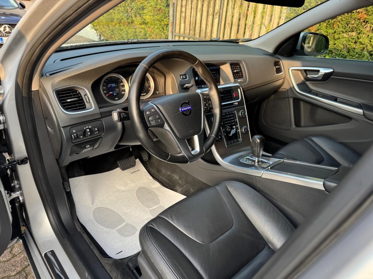 Volvo V60 D5 AWD Geartronic Summum