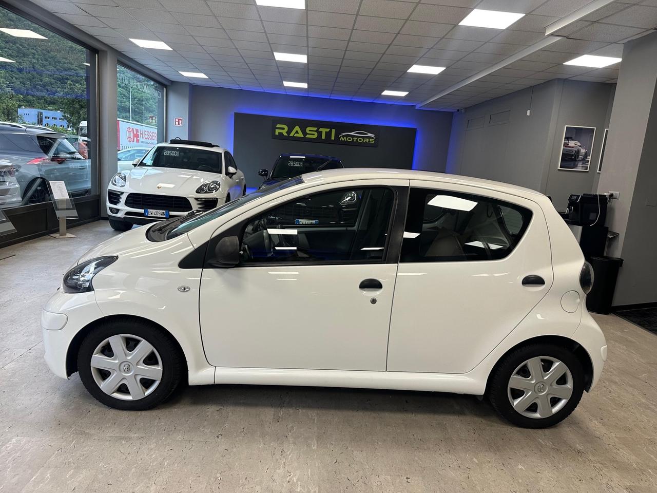Toyota Aygo 1.0 12V VVT-i 5 porte Deep Ocean Connect