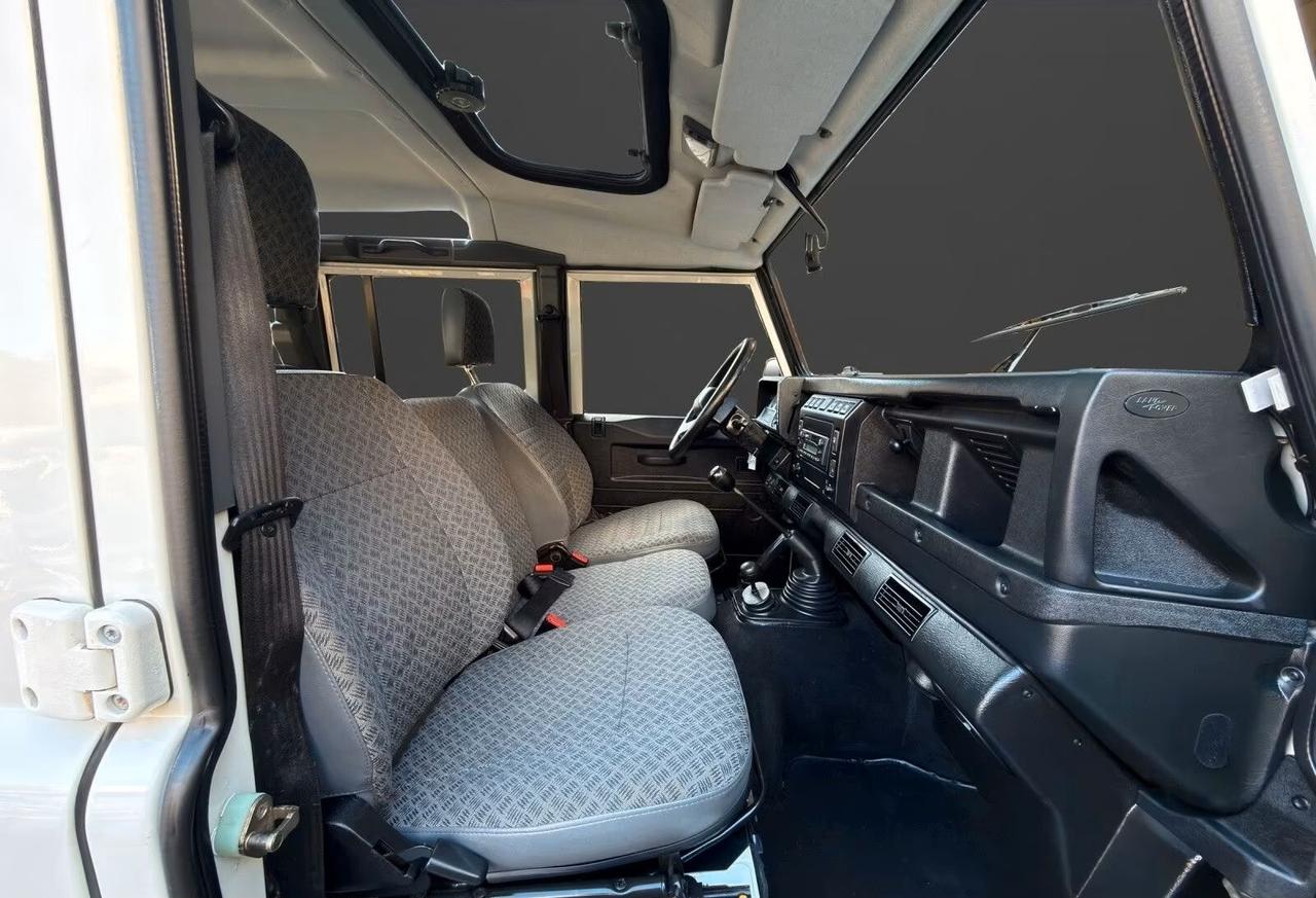 Land Rover Defender 110 E Station Wagon 10 POSTI! ARIA