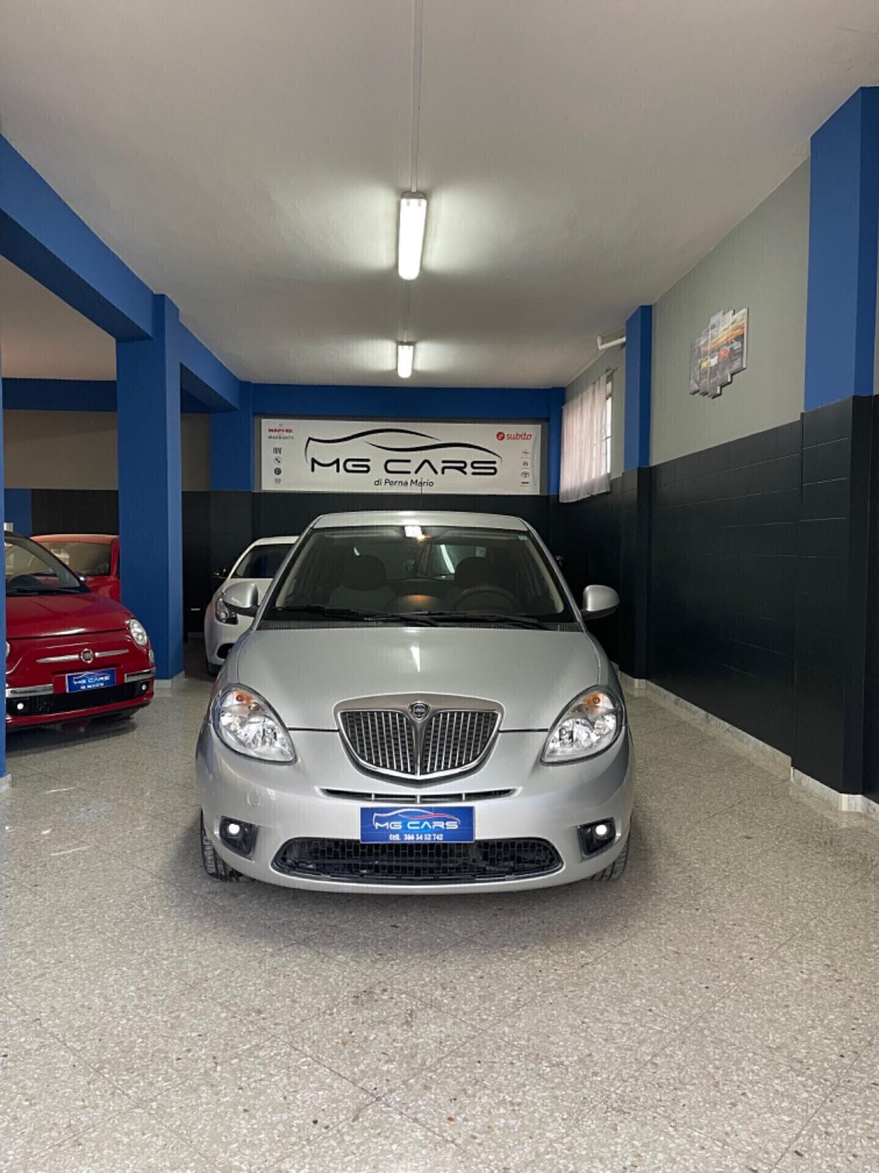 Lancia Ypsilon 1.3 MJT 75 CV Platino