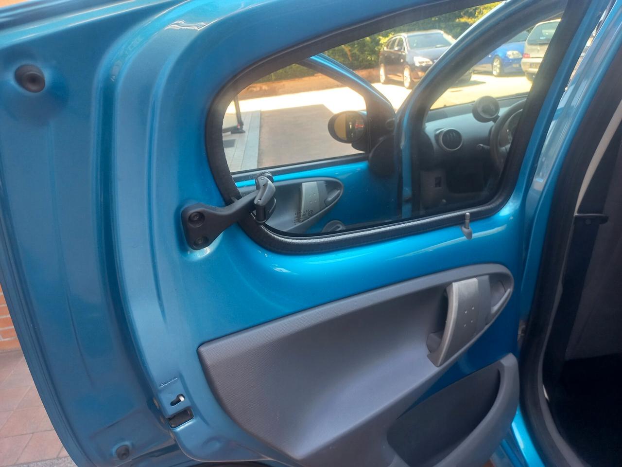 Peugeot 107 1.0 68CV 5p. Plaisir