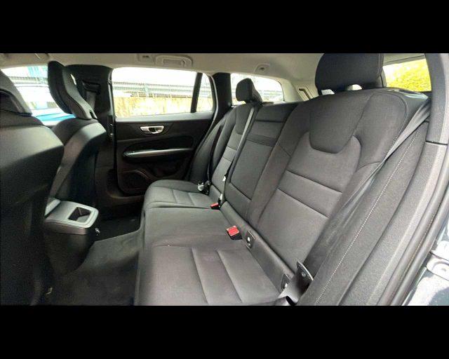 VOLVO V60 D3 Geartronic Momentum Business