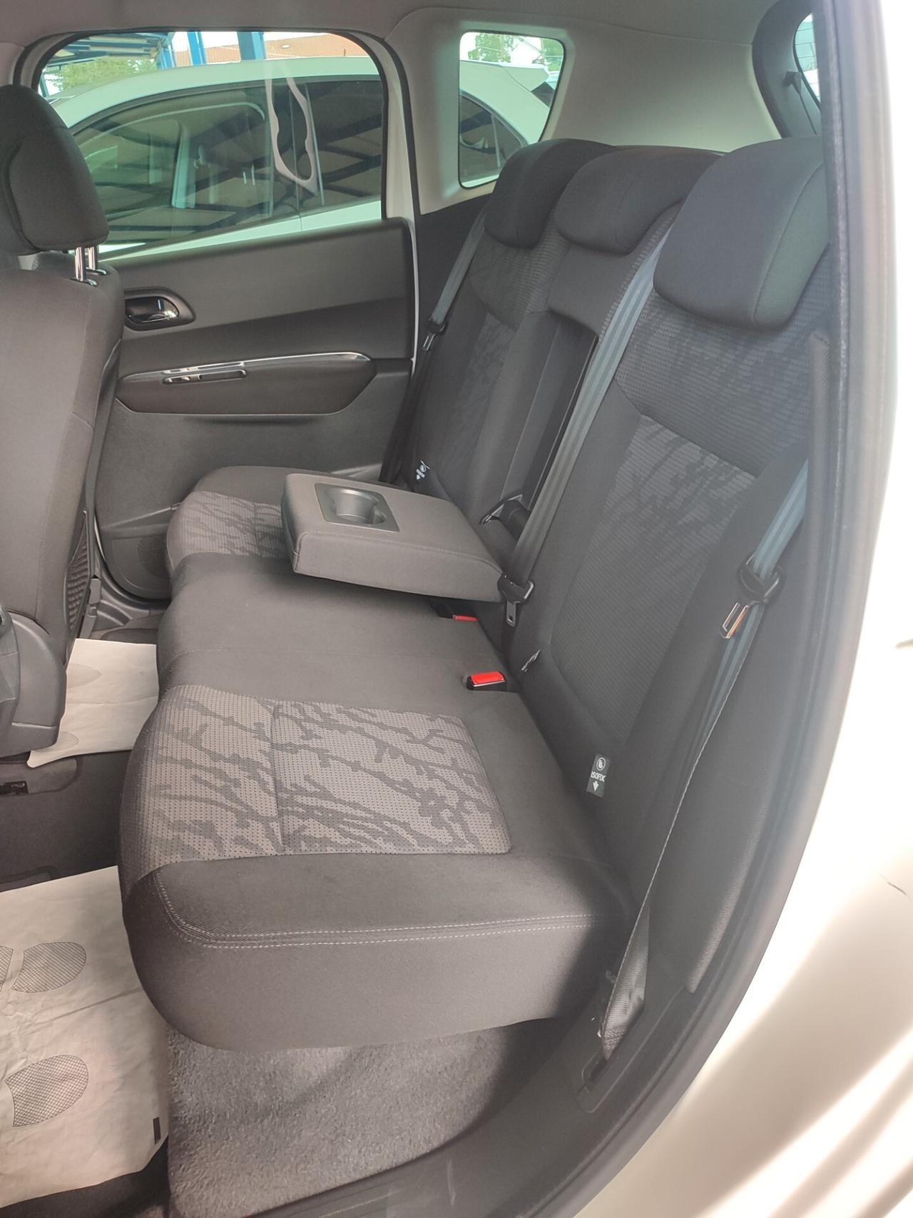 Peugeot 3008 1.6 HDi 112CV Business