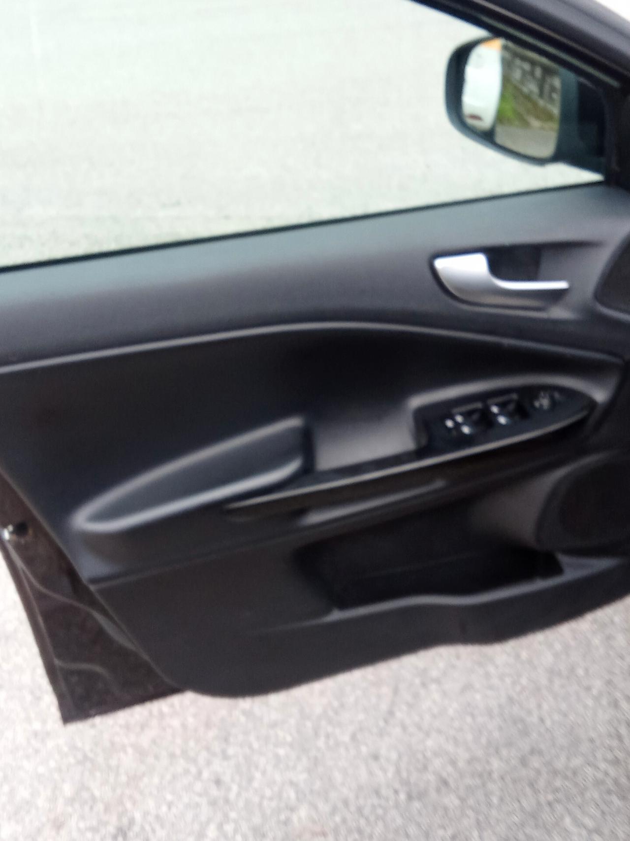 Alfa Romeo Giulietta 2.0 JTDm-2 140 CV 012