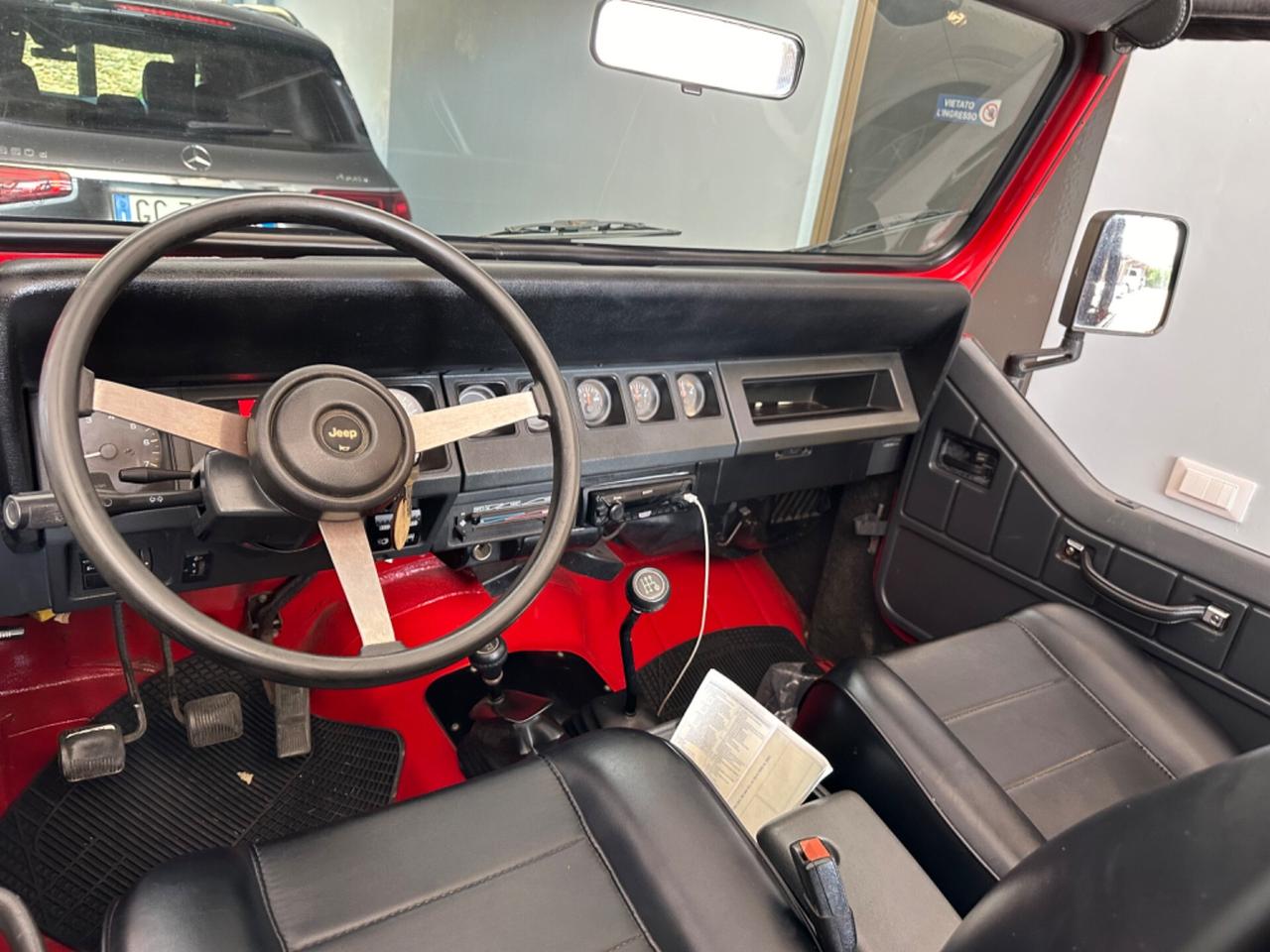 Jeep Wagoneer 2..5 benzina