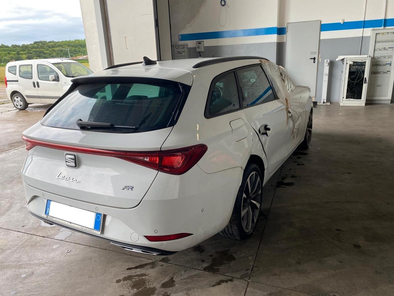 SEAT Leon Sportstourer 1.5 etsi FR 150cv dsg INCIDENTATA