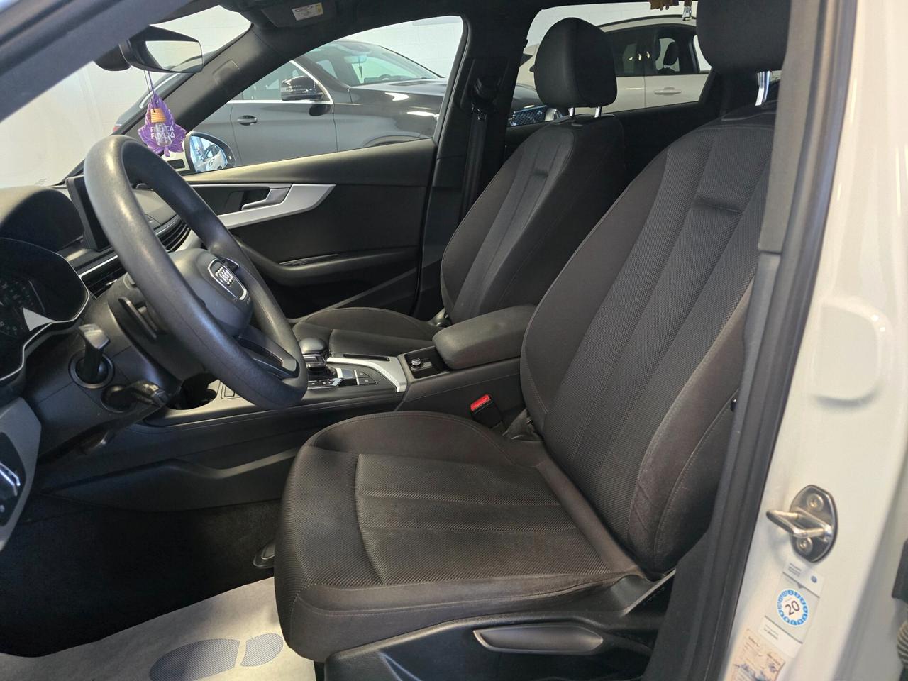 Audi A4 Avant 2.0 TDI 122 CV S tronic Design 2018