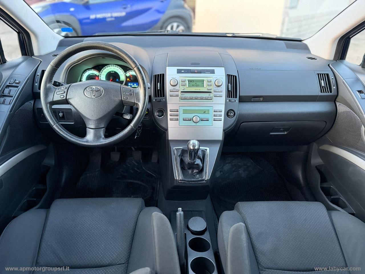 TOYOTA Corolla Verso 2.0 16V D-4D Sol 7 POSTI