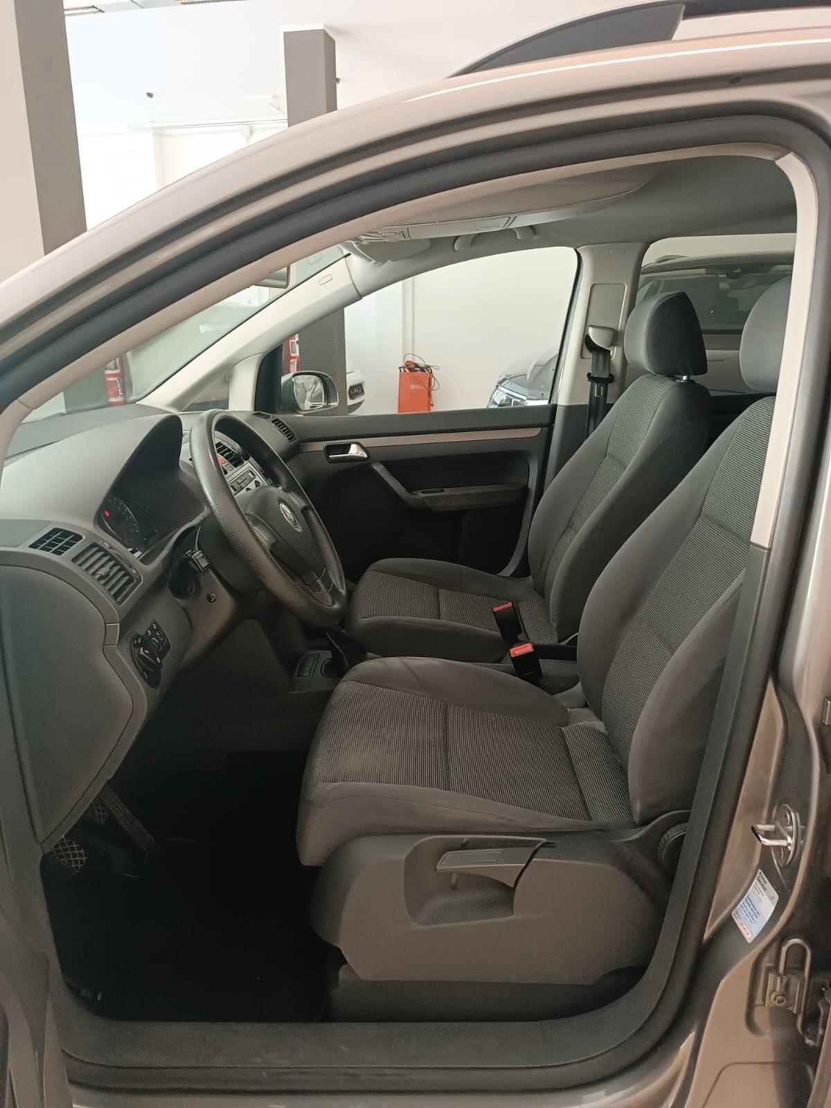 Volkswagen Touran 2.0 Trendline Ecofuel 7 Posti