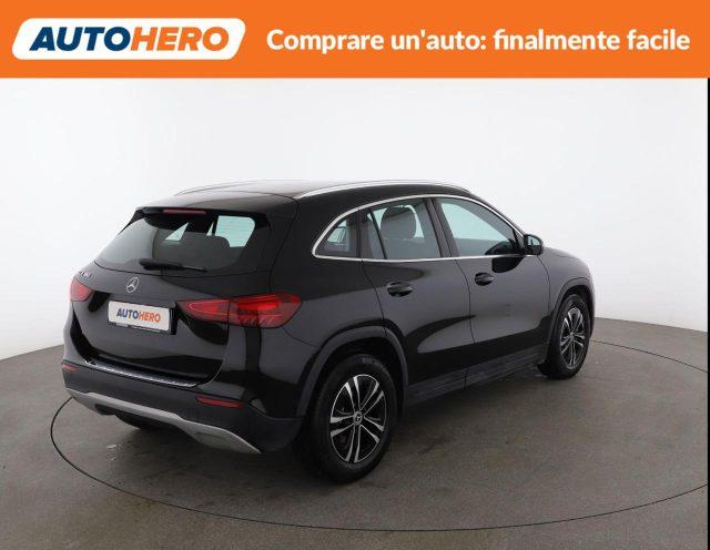 MERCEDES-BENZ GLA 180 Automatic Executive