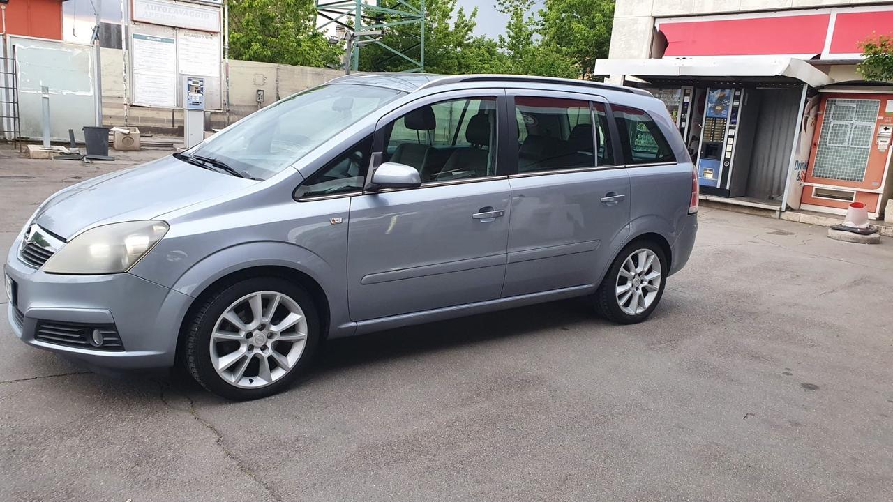 Opel Zafira 1.6 16V Twinport Cosmo