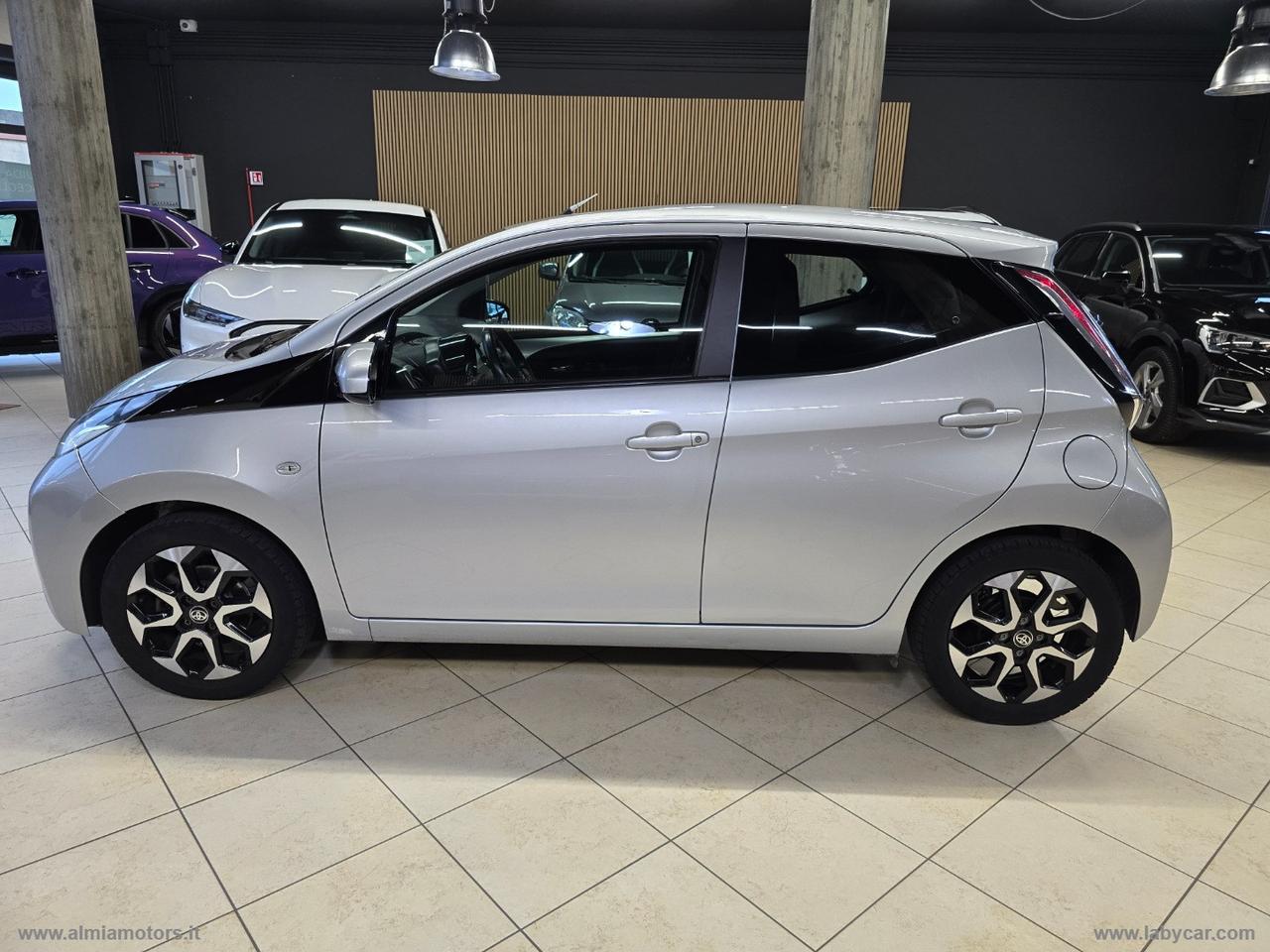 TOYOTA Aygo 1.0 VVT-i 69 CV 5p. x-play TSS