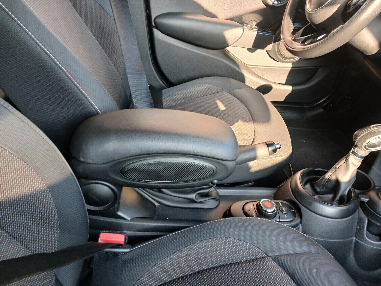 Mini 1.5 Cooper D 5 porte AUTOMATICO