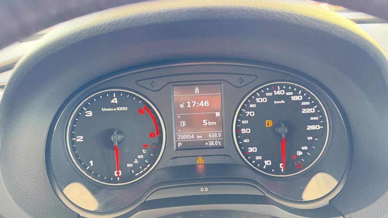 Audi A3 1.6 TDI clean diesel S tronic Young