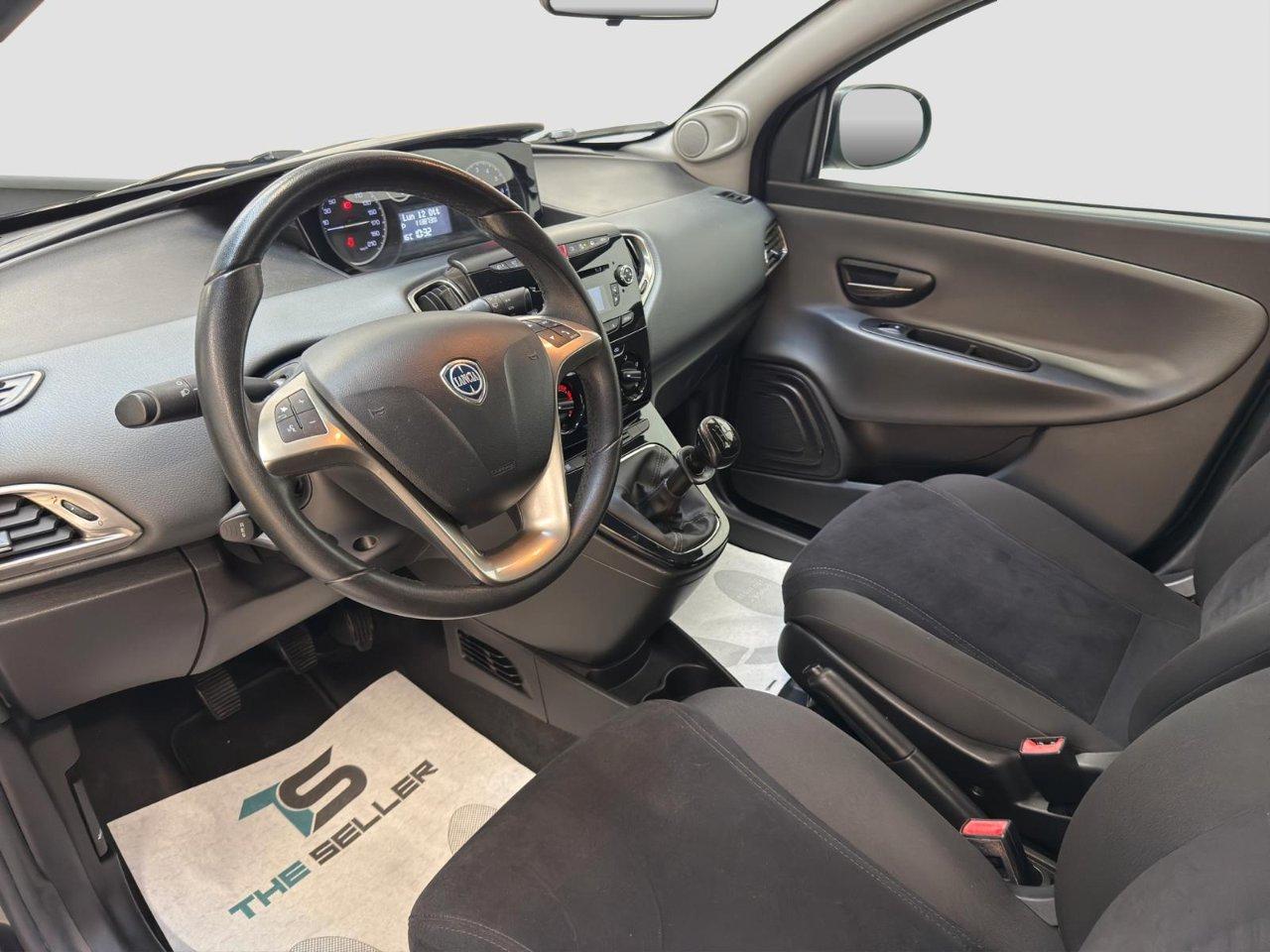 Lancia Ypsilon 5 Porte Ypsilon 1.2 8v Gold s&s 69cv E6