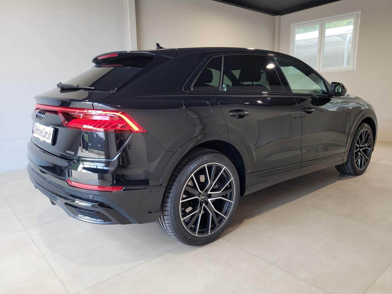Audi Q8 50 TDI QUATTRO S LINE AIR SUSPENSION MATRIX C 22"