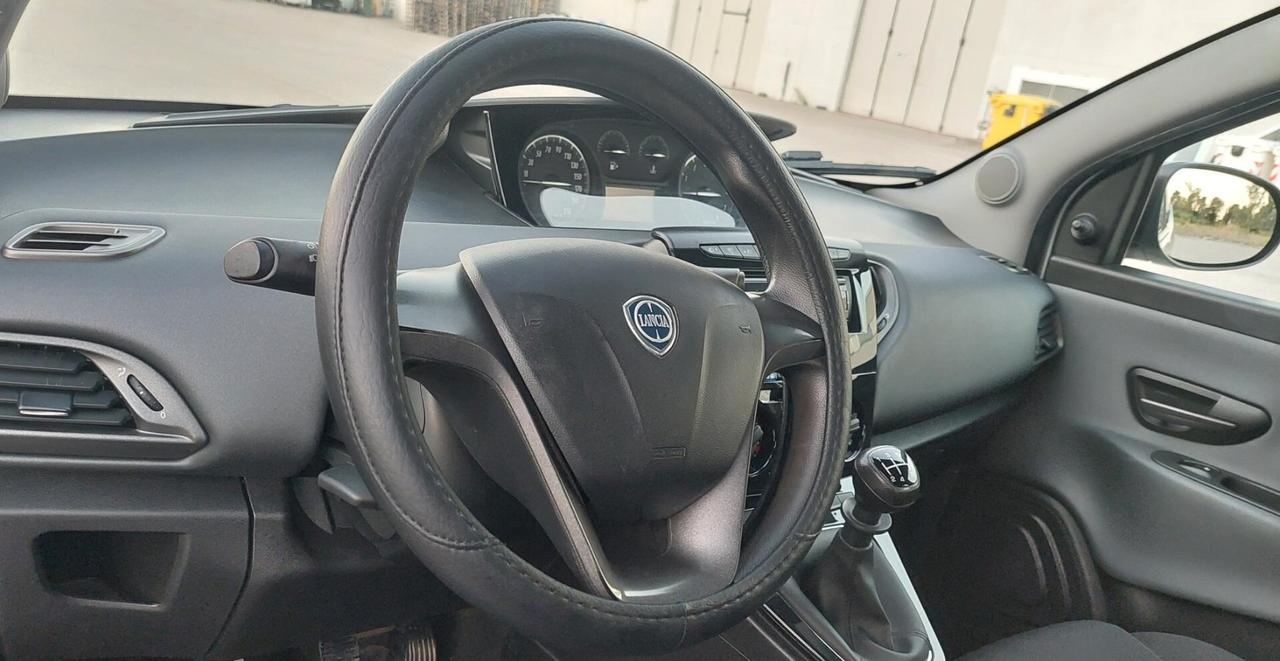 LANCIA YPSILON 1.2-UNICO PROPRIETARIO-NEOPATENTATI