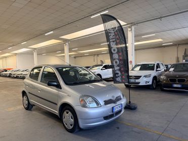 Toyota Yaris 1.0i 16V cat 5 porte Sol
