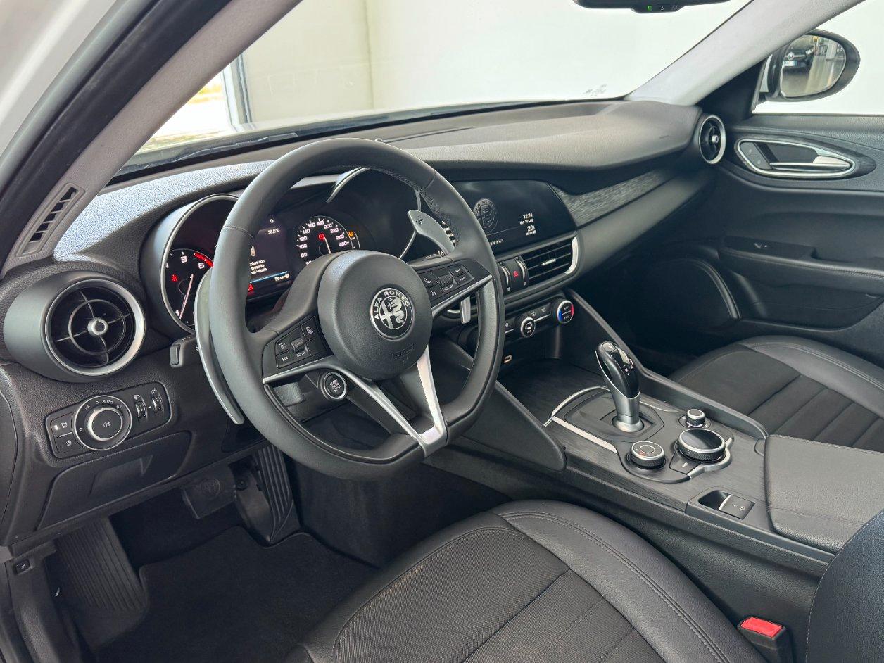 Alfa Romeo Giulia Giulia 2.0 t Sport Tech 200cv auto