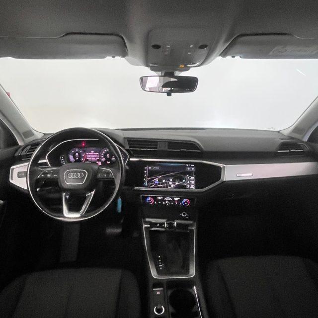 AUDI Q3 35 TDI S tronic Business