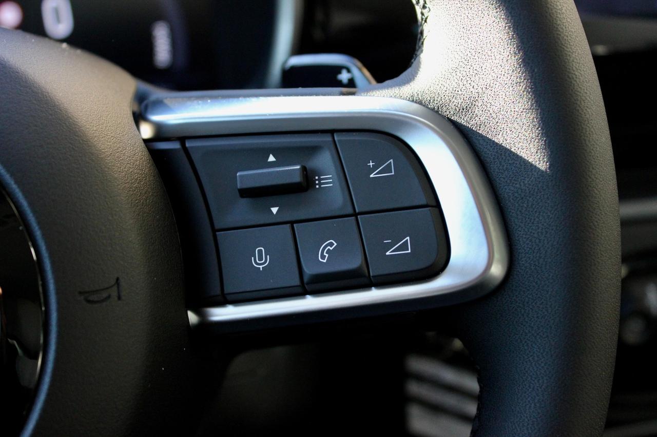 Fiat 600 1.2 HYBRID ICON 145CV PADDLE AL VOLANTE APPLE CAR PLAY