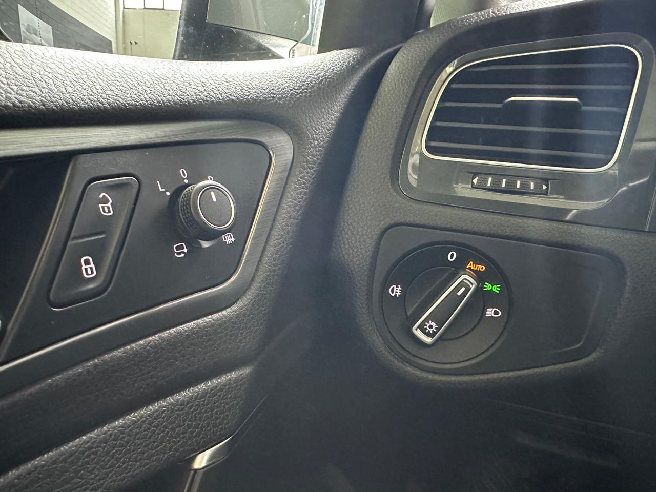 Volkswagen Golf e-Golf 136 CV full elettric
