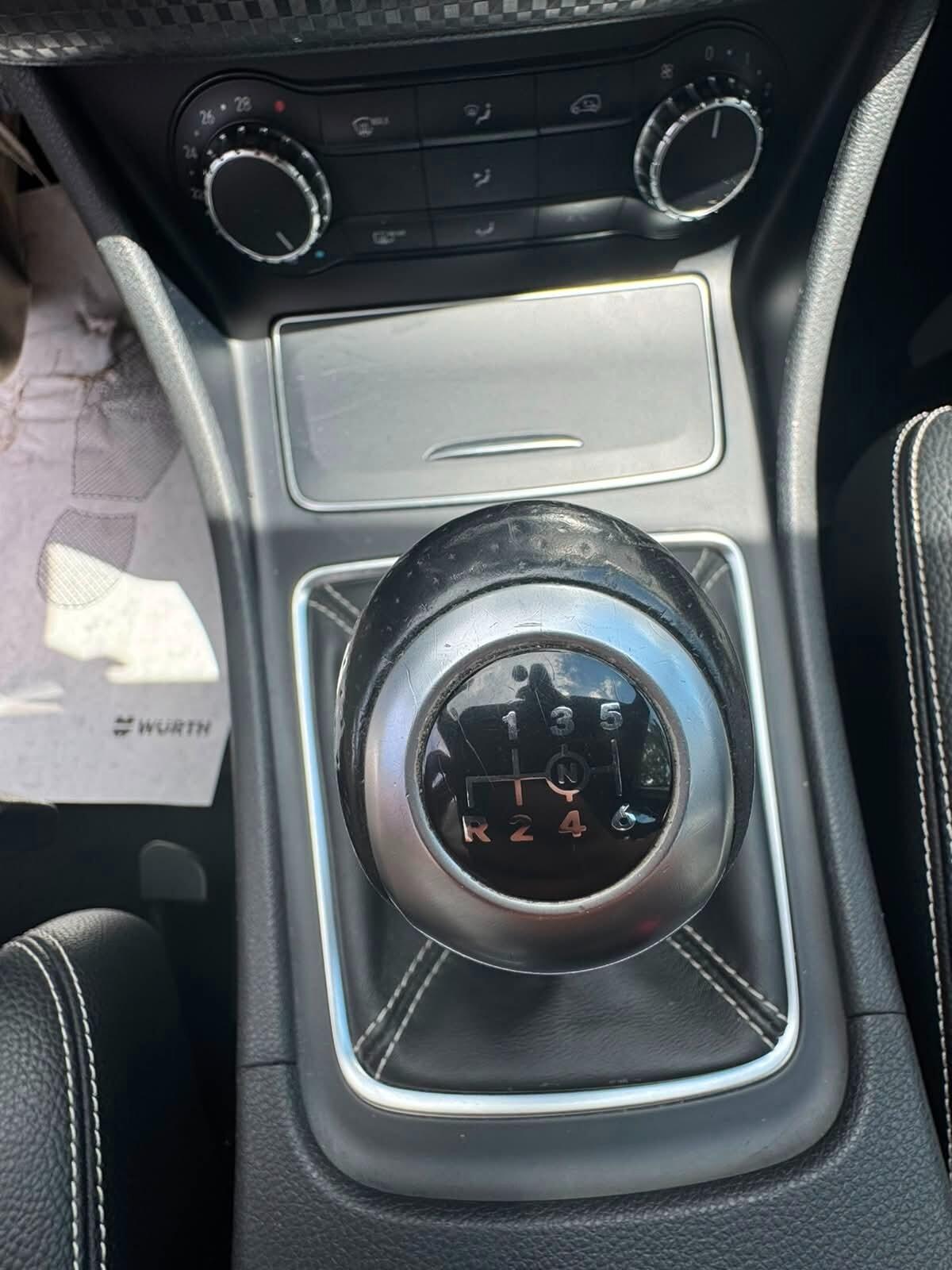 Mercedes-benz A 180 d Premium