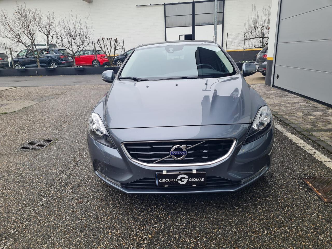 Volvo V40 T3 R-design Kinetic