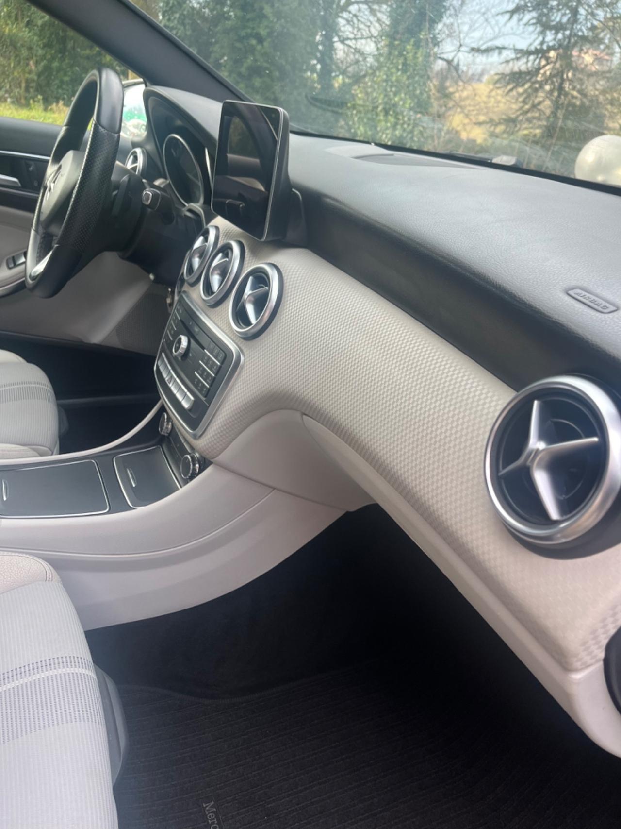 Mercedes-benz A 180 RESTILING Sport