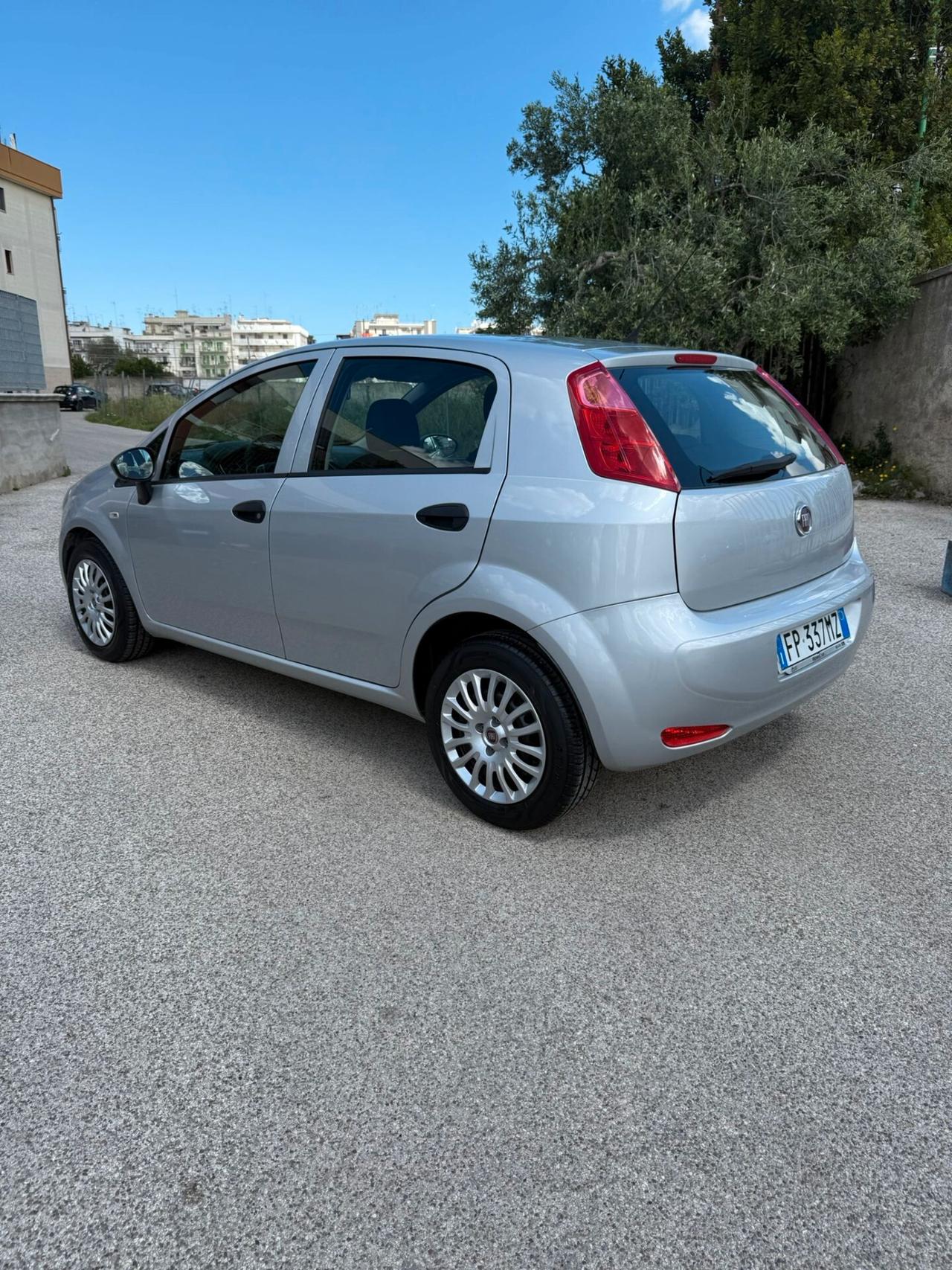 Fiat Punto 1.3 MJT II S&S 95 CV 5 porte Street