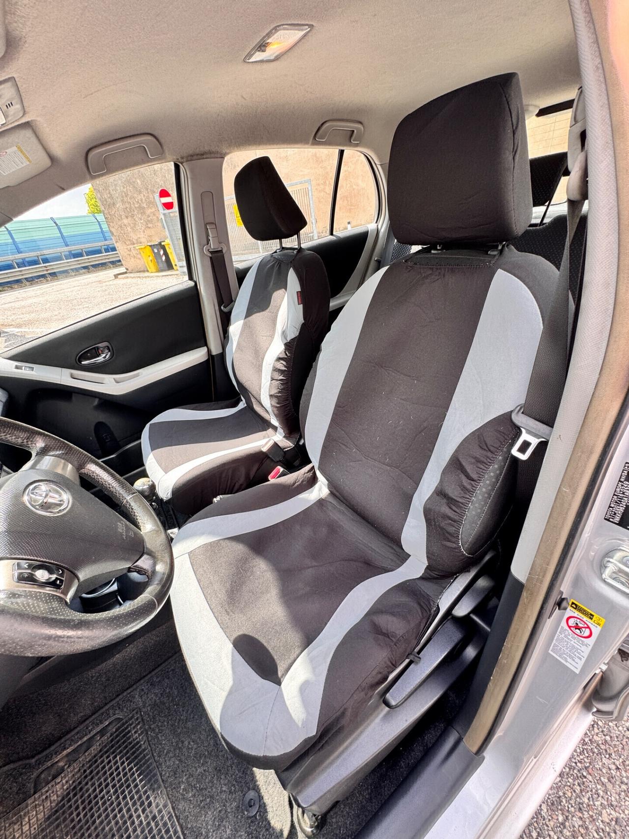 Toyota Yaris 1.3 5 porte 2011