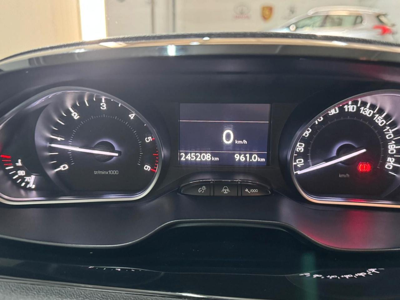 Peugeot 208 1.4 HDi 68 CV 5 porte Allure