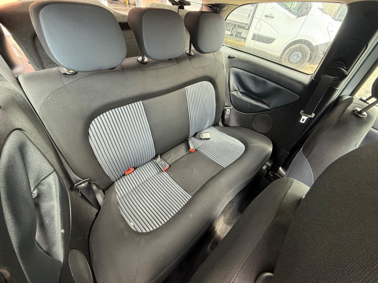 Lancia Ypsilon 1.3MJT 75CV Platino NEOPATENTATI