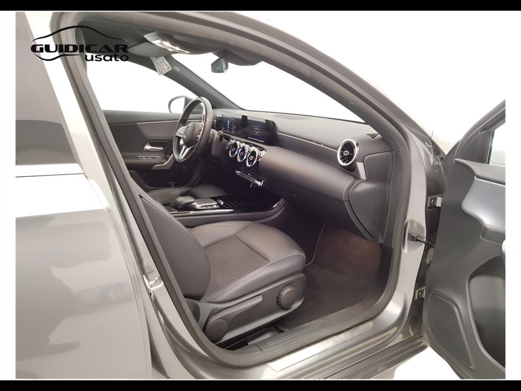 Mercedes-Benz Classe A - W177 2018 - A 180 d Sport auto