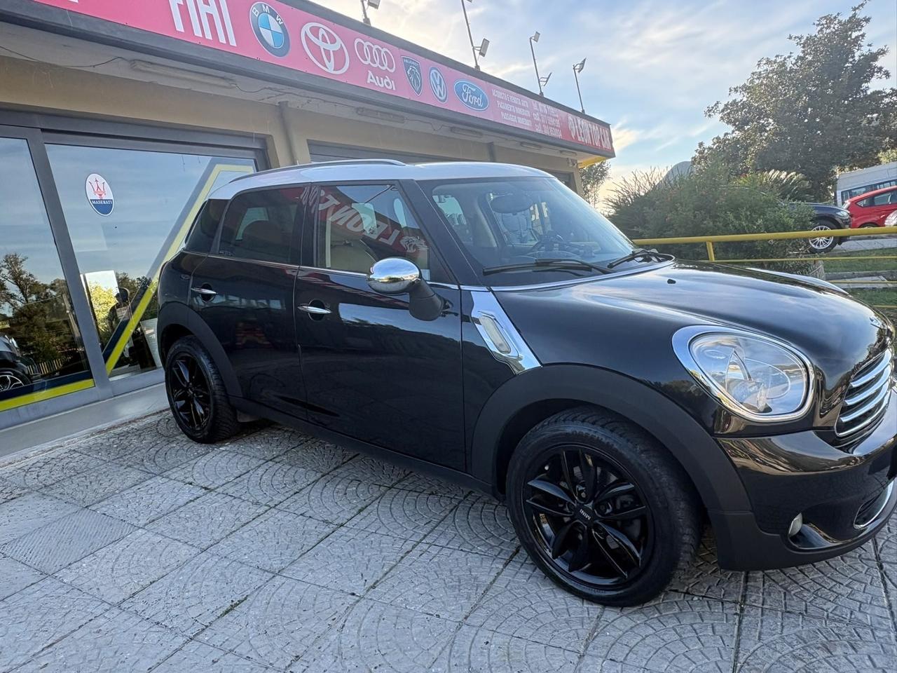 Mini Cauntryman cambio automatico garantita 12 mesi