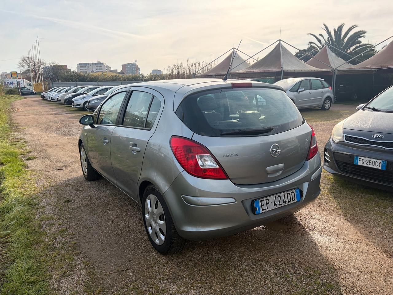 OPEL CORSA 1.2 ANNO 2013 KM 125.000 ADATTA NEOPATENTATI