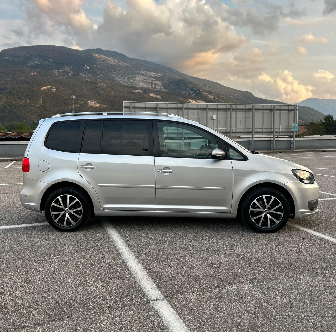 Volkswagen Touran TDI DSG Comfortline 7 POSTI