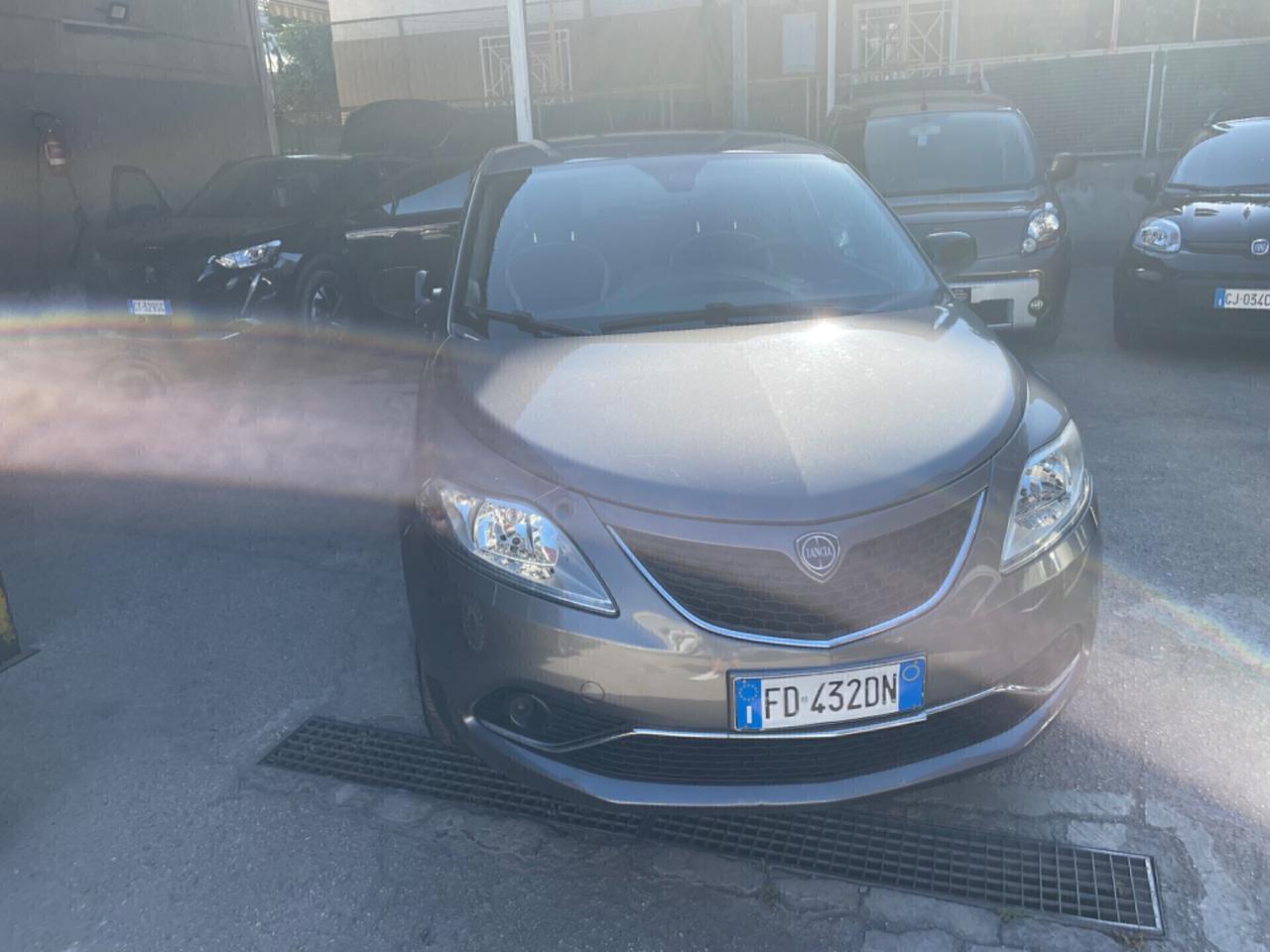 Lancia Ypsilon 1.2 69 CV 5 porte Gold