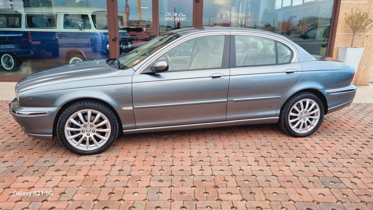 Jaguar X-Type 2.5 V6 24V cat Executive