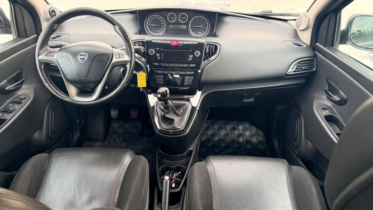 Lancia Ypsilon 1.3 MJT 16V 95 CV 5 porte S&S Silver