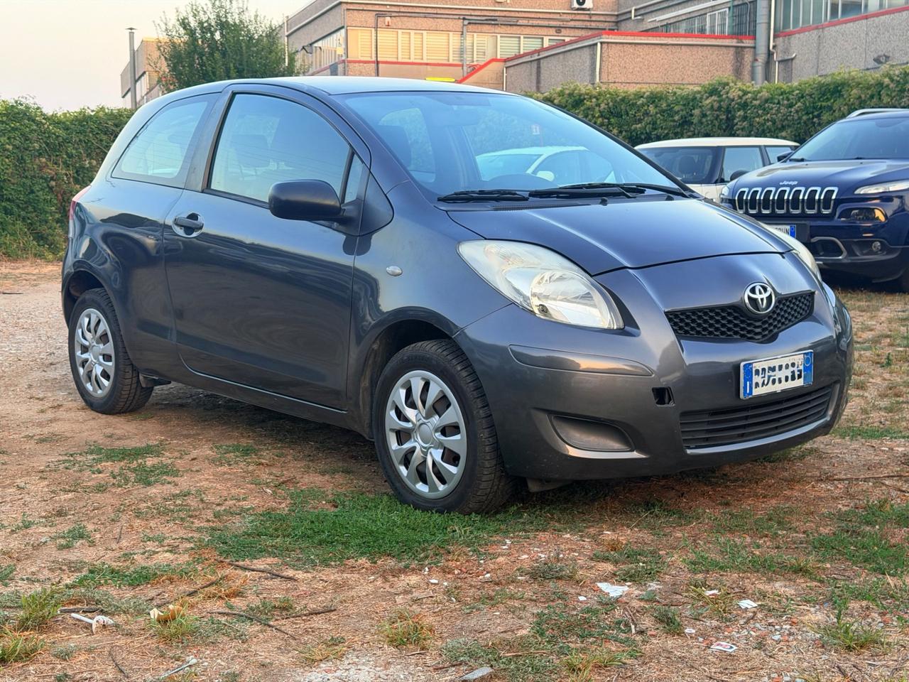 Toyota Yaris 1.0 benzina 3 porte Luxury pack 69cv 2009