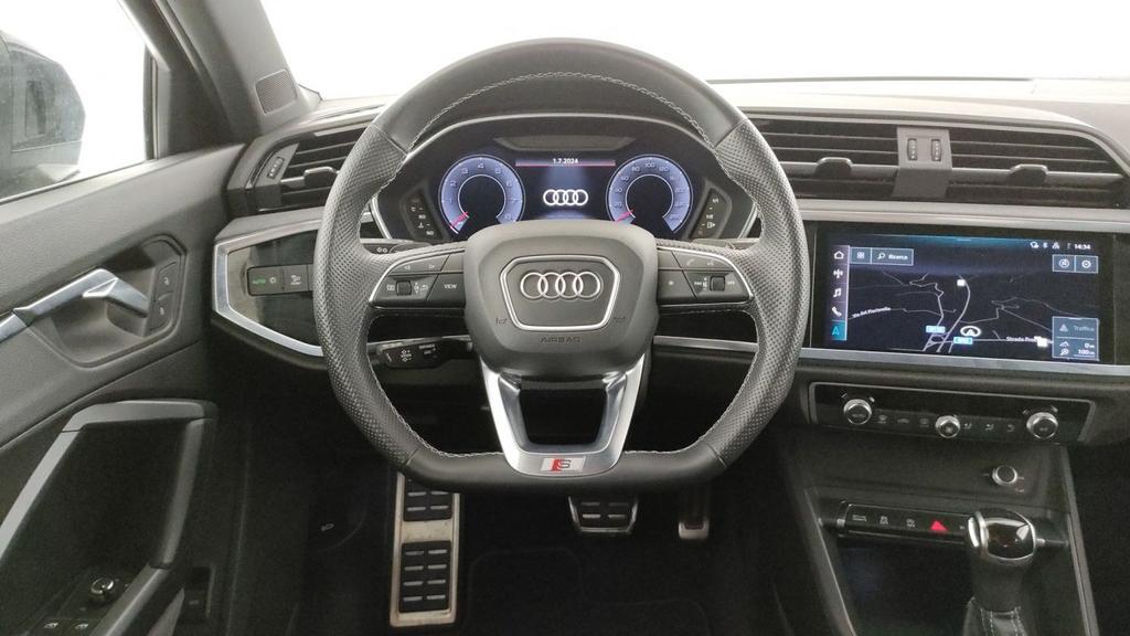 Audi Q3 35 1.5 TFSI mHEV Business Plus S tronic