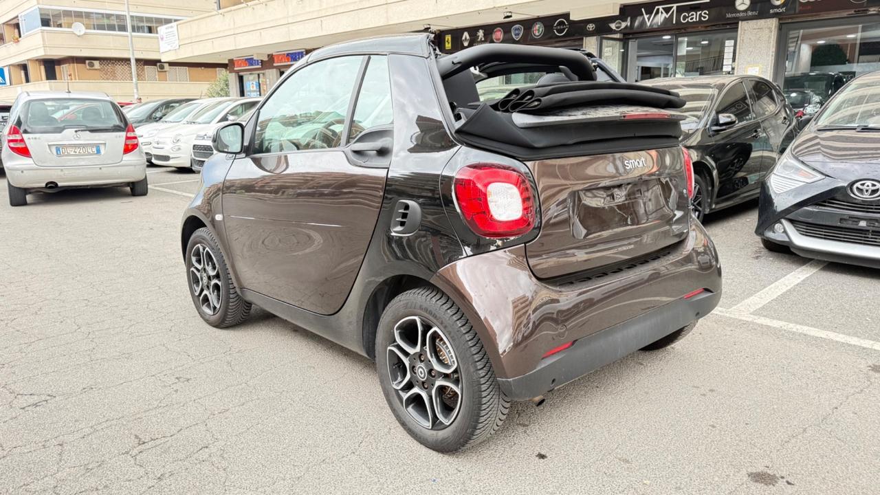 Smart ForTwo 70 1.0 twinamic cabrio Perfect LED NAVI KAMERA PDC PELLE CERCHI 15 BLUETOOTH BRACCIOLO